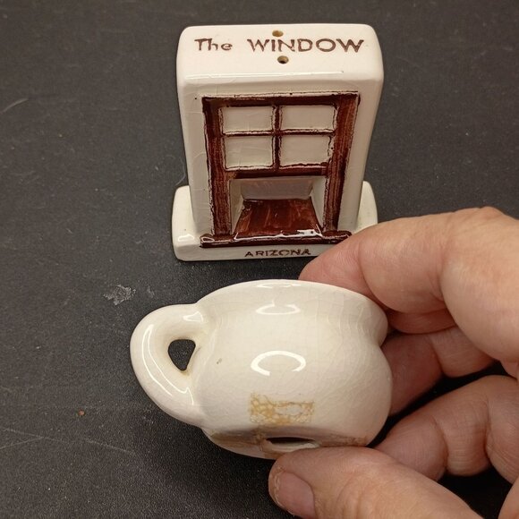 VTG Arizona Ceramic "The Window The Pot" Salt Pepper Shakers Unique Collectable - Picture 12 of 16